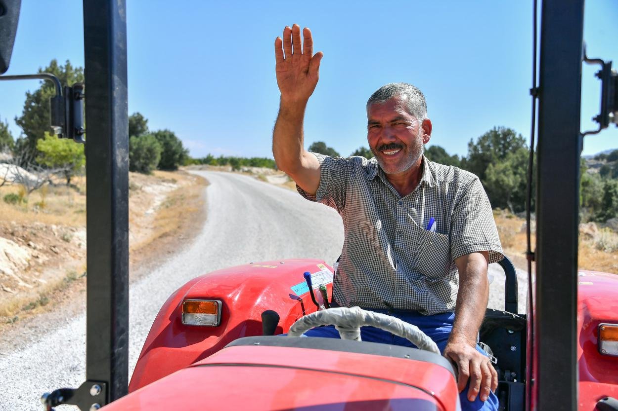 Mersin Büyükşehir Silifke’de 8 bin 100 Metrelik Yolu Yeniledi