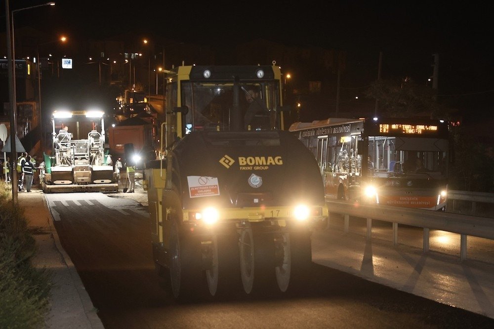 ESKİŞEHİR İSMET İNÖNÜ BULVARINDA GECE ÇALIŞMASI BAŞLIYOR