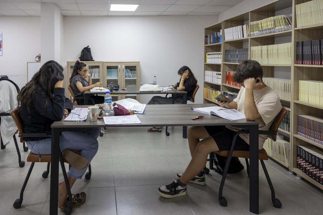 Mersin Tarsus Kleopatra Hizmet Binası Vatandaşların Hayatını Kolaylaştırıyor