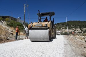 Mut'un Çömelek Mahallesi İlk Kez Asfalta Kavuştu